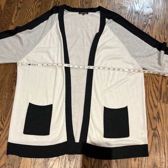 Cardigan - light and airy with block colours - Picture 2 of 8